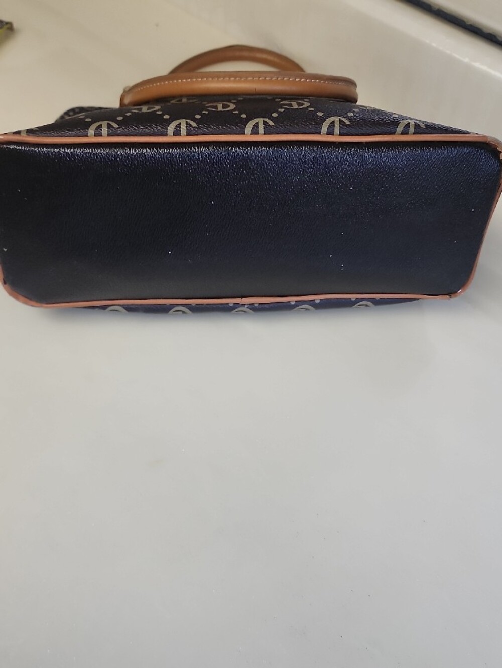 Women's Black & Tan Logo Satchel Handbag - Picture 11 of 11